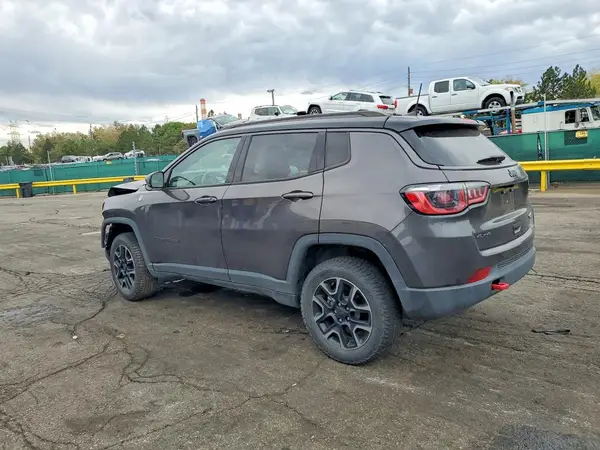 3C4NJDDB8KT617917 — 2019 Jeep Compass, фото 2 с аукциона Copart, Передняя часть