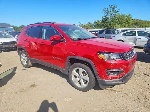 3C4NJDBB1KT689612 — 2019 Jeep Compass, фото 4 с аукциона Copart, Передняя часть
