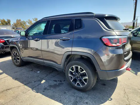 2019 Jeep Compass VIN 3C4NJDDB6KT660491 фото 2