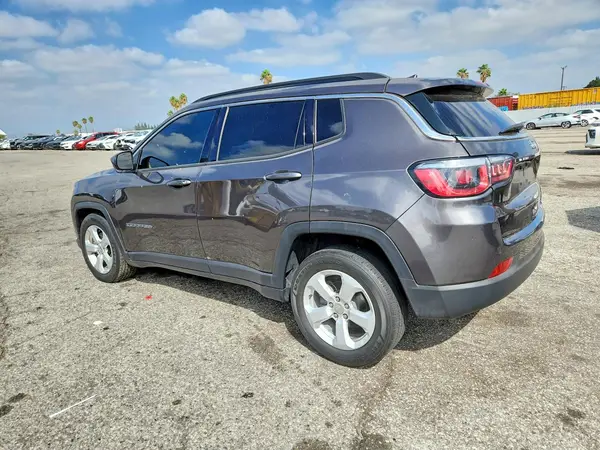 3C4NJCBB4KT750445 — 2019 Jeep Compass, фото 2 с аукциона Copart, Передняя часть