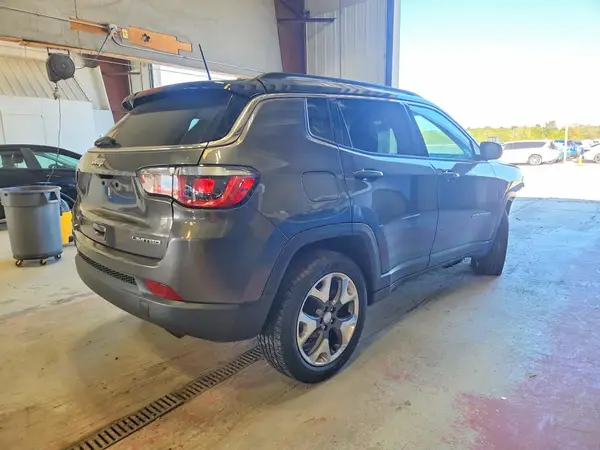 3C4NJDCB5KT752936 — 2019 Jeep Compass, фото 3 с аукциона Copart, Боковая часть