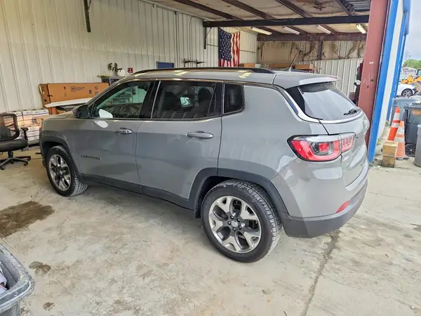3C4NJCCBXKT793508 — 2019 Jeep Compass, фото 2 с аукциона Copart, Передняя часть