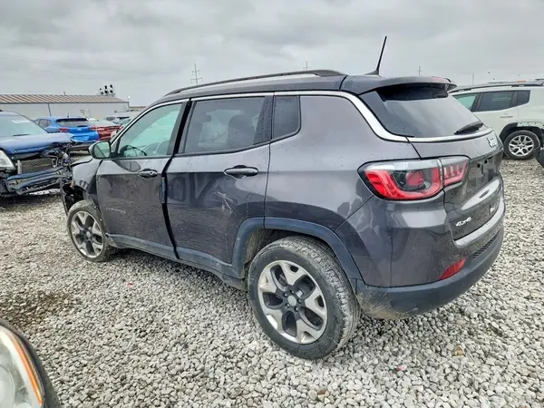 3C4NJDCB7KT729626 — 2019 Jeep Compass, фото 2 с аукциона Copart, Передняя часть