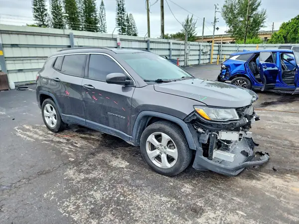 3C4NJCBB7KT646564 — 2019 Jeep Compass, фото 4 с аукциона Copart, Передняя часть