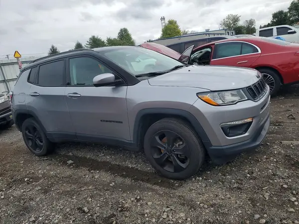 3C4NJDBB9KT593064 — 2019 Jeep Compass, фото 4 с аукциона Copart, Задняя часть