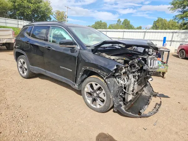 3C4NJDCB9KT661362 — 2019 Jeep Compass, фото 4 с аукциона Copart, Передняя часть