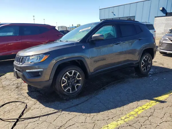 3C4NJDDB4KT780130 — 2019 Jeep Compass, Задняя часть (Rear End), фото до ремонта