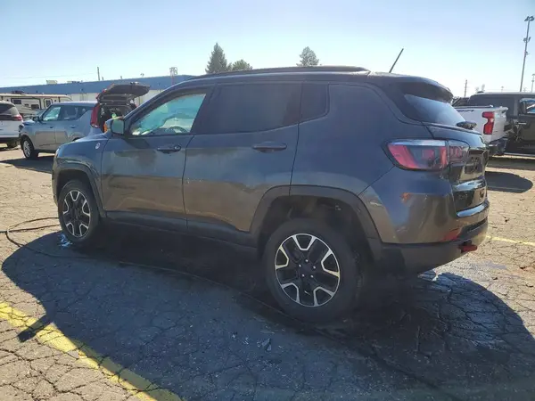 3C4NJDDB4KT780130 — 2019 Jeep Compass, фото 2 с аукциона Copart, Задняя часть