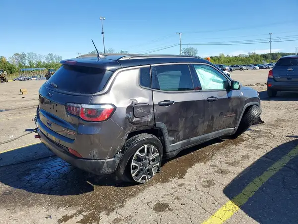 3C4NJDDB4KT780130 — 2019 Jeep Compass, фото 3 с аукциона Copart, Задняя часть