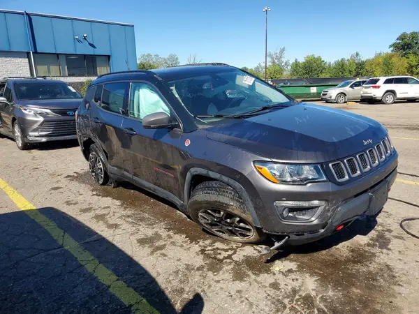 3C4NJDDB4KT780130 — 2019 Jeep Compass, фото 4 с аукциона Copart, Задняя часть