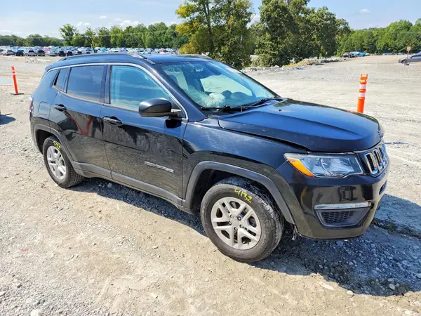 3C4NJCAB1KT844350 — 2019 Jeep Compass, фото 4 с аукциона Copart, Передняя часть