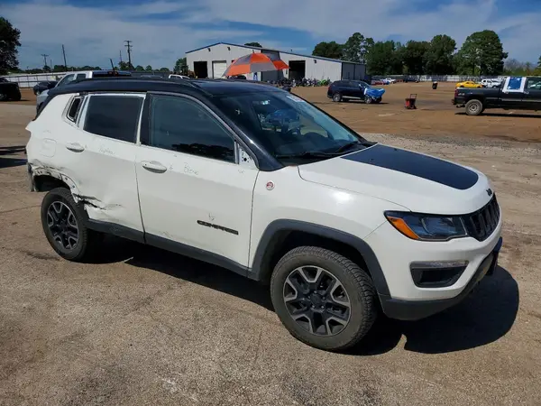 3C4NJDDB6KT671622 — 2019 Jeep Compass, фото 4 с аукциона Copart, Боковая часть