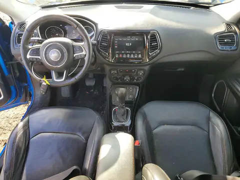 3C4NJDCB9KT704243 — 2019 Jeep Compass, фото 8 с аукциона Copart, Задняя часть