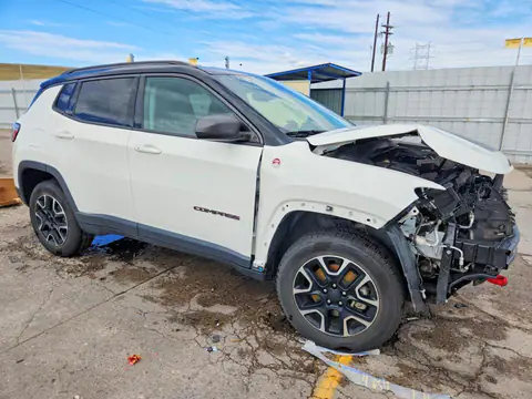 3C4NJDDB3LT151556 — 2020 Jeep Compass, фото 4 с аукциона Copart 14.10.2026, Передняя часть