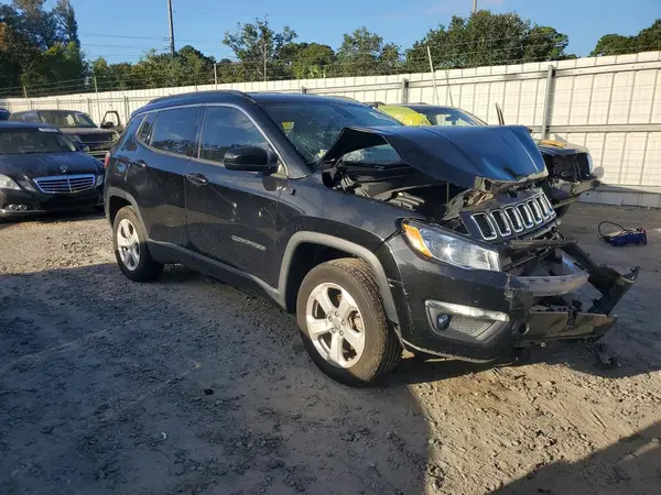3C4NJDBB9LT203923 — 2020 Jeep Compass, фото 4 с аукциона Copart 08.10.2026, Передняя часть
