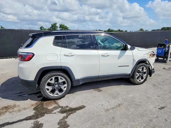 3C4NJCCB1LT165886 — 2020 Jeep Compass, фото 3 с аукциона Copart, Передняя часть