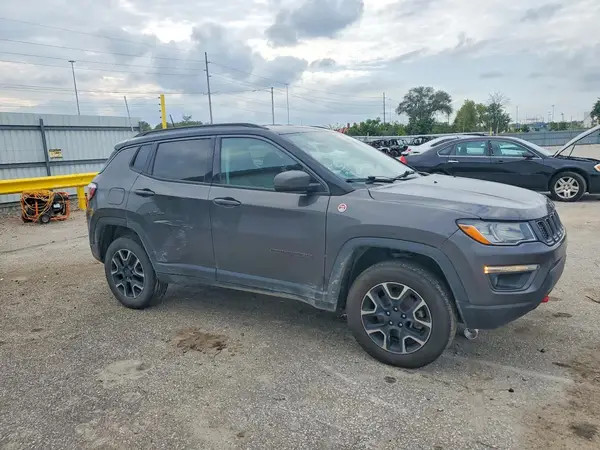 3C4NJDDB8LT220872 — 2020 Jeep Compass, фото 4 с аукциона Copart, Подтопление