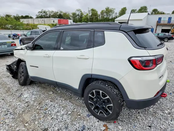 3C4NJDDB2LT195337 — 2020 Jeep Compass, фото 2 с аукциона Copart, Передняя часть