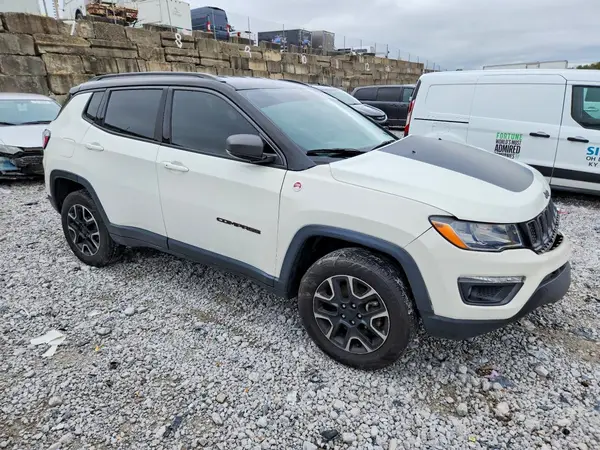 3C4NJDDB2LT195337 — 2020 Jeep Compass, фото 4 с аукциона Copart, Передняя часть