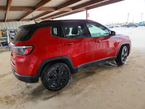 3C4NJCBB5MT587324 — 2021 Jeep Compass, фото 3 с аукциона Copart 01.10.2026, Передняя часть