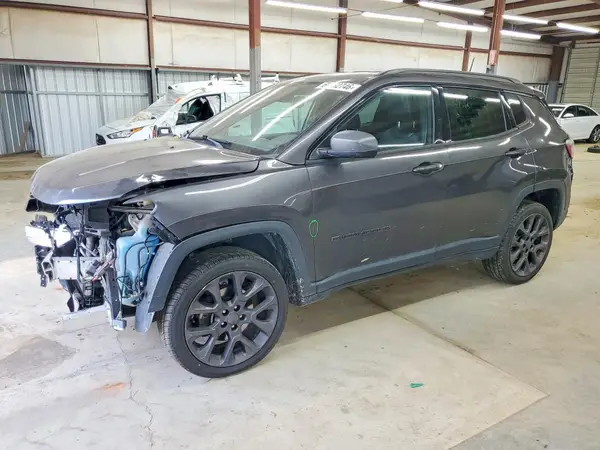 3C4NJDEB0MT601132 — 2021 Jeep Compass, Передняя часть (Front End), фото до ремонта