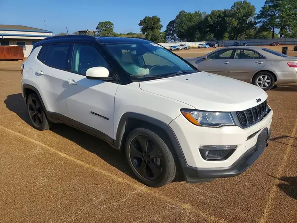 3C4NJCBB6MT550122 — 2021 Jeep Compass, фото 4 с аукциона Copart, Передняя часть