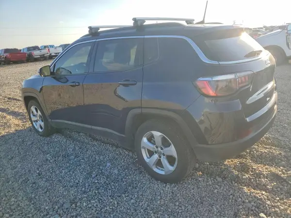 3C4NJCBBXMT538412 — 2021 Jeep Compass, фото 2 с аукциона Copart, Передняя часть
