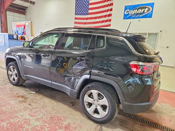 3C4NJDBB9MT530159 — 2021 Jeep Compass, фото 2 с аукциона Copart 05.10.2026, Задняя часть