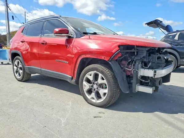 3C4NJDCBXMT558678 — 2021 Jeep Compass, фото 4 с аукциона Copart, Передняя часть