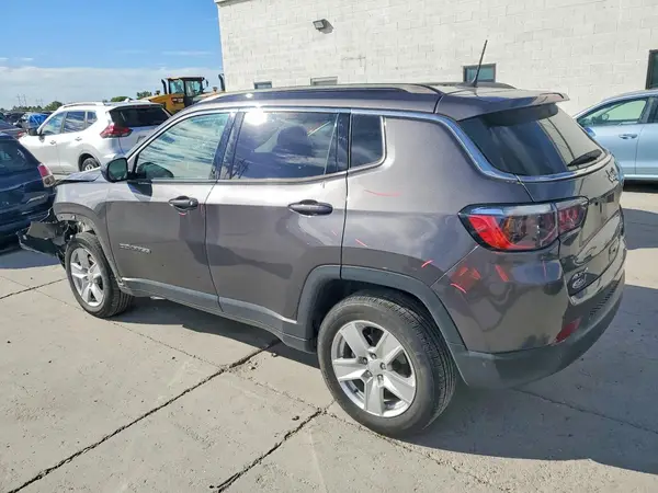 3C4NJDBB0NT102577 — 2022 Jeep Compass, фото 2 с аукциона Copart, Передняя часть