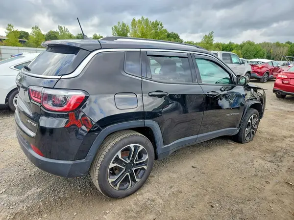 3C4NJDCB5NT105487 — 2022 Jeep Compass, фото 3 с аукциона Copart, Передняя часть