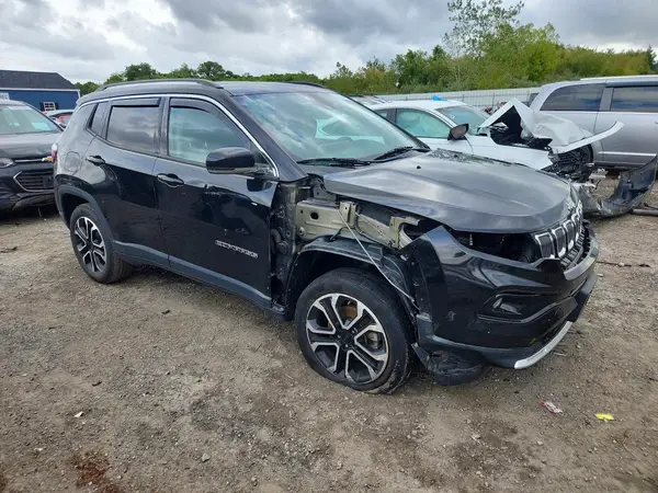 3C4NJDCB5NT105487 — 2022 Jeep Compass, фото 4 с аукциона Copart, Передняя часть