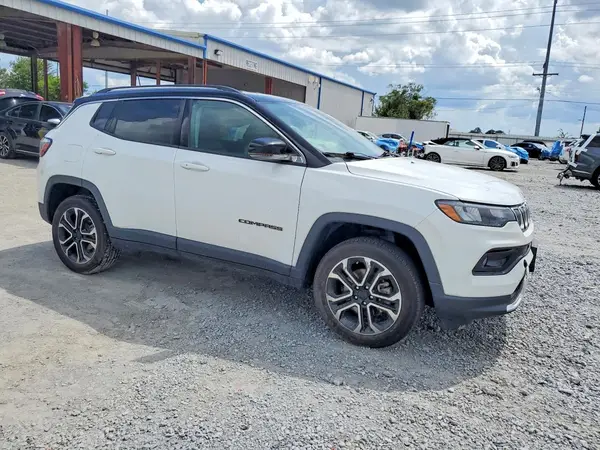 3C4NJDCB4NT157211 — 2022 Jeep Compass, фото 4 с аукциона Copart, Механические повреждения