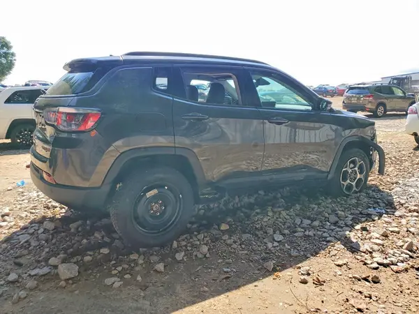 3C4NJDDBXNT144719 — 2022 Jeep Compass, фото 3 с аукциона Copart 02.10.2026, Передняя часть