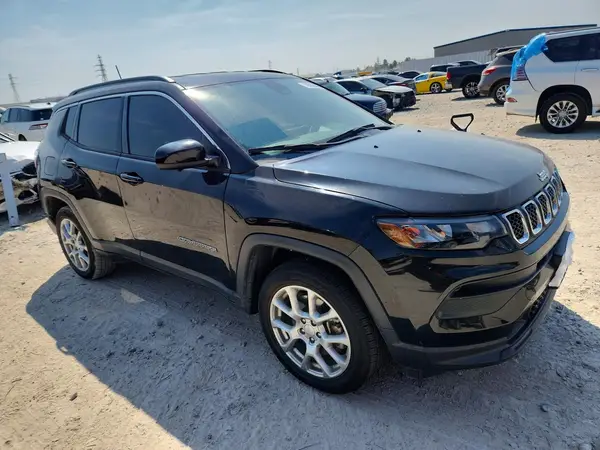 3C4NJDFN9PT518005 — 2023 Jeep Compass, фото 4 с аукциона Copart, Задняя часть