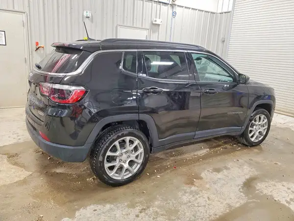 3C4NJDFN1RT175483 — 2024 Jeep Compass, фото 3 с аукциона Copart, Передняя часть