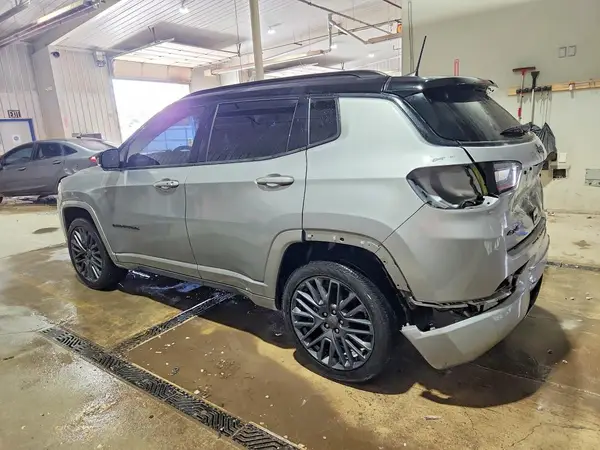 3C4NJDCN2RT587920 — 2024 Jeep Compass, фото 2 с аукциона Copart, Задняя часть