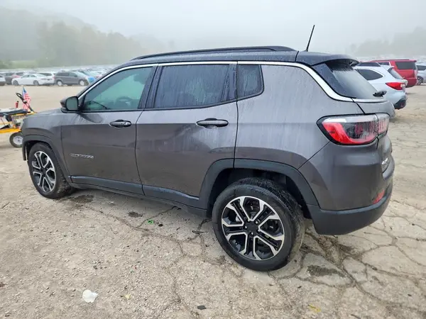 3C4NJDCN6RT586365 — 2024 Jeep Compass, фото 2 с аукциона Copart, Передняя часть