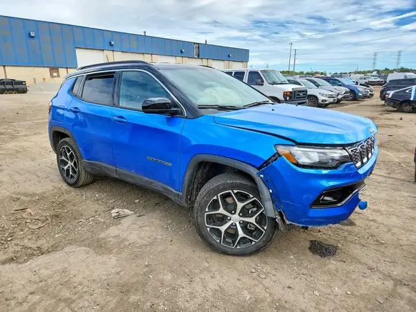 3C4NJDCN1RT114610 — 2024 Jeep Compass, фото 4 с аукциона Copart, Передняя часть