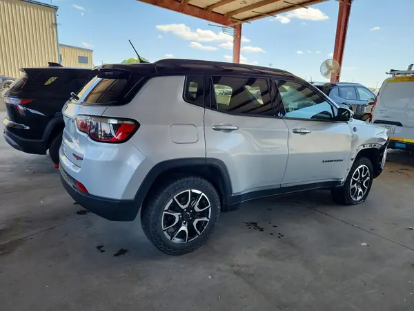 3C4NJDDN0ST551129 — 2025 Jeep Compass, фото 3 с аукциона Copart 28.09.2026, Передняя часть