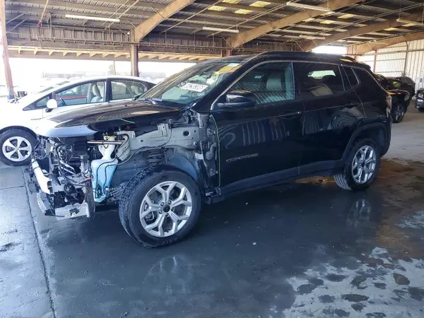 3C4NJDBN9ST620371 — 2025 Jeep Compass, Передняя часть (Front End), фото до ремонта