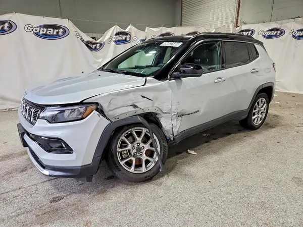 3C4NJDCNXST508399 — 2025 Jeep Compass, Передняя часть (Front End), фото до ремонта