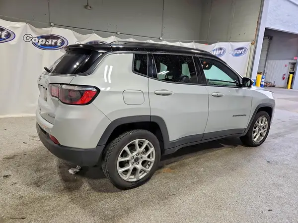 3C4NJDCNXST508399 — 2025 Jeep Compass, фото 3 с аукциона Copart, Передняя часть