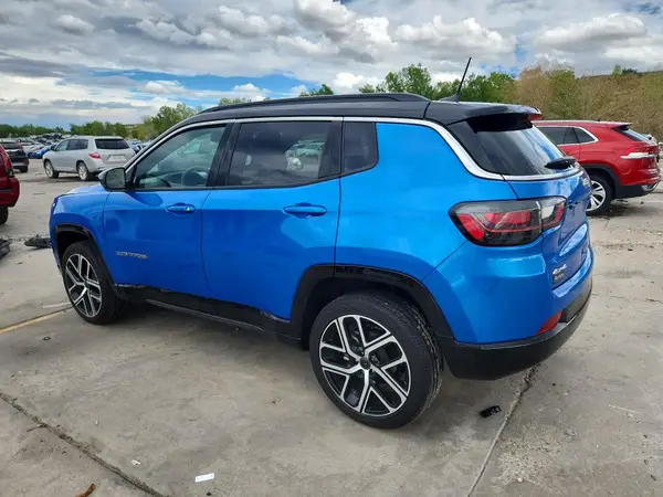 3C4NJDCN3ST554057 — 2025 Jeep Compass, фото 2 с аукциона Copart, Передняя часть