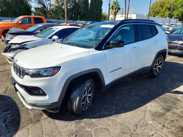 3C4NJDCN7ST597400 — 2025 Jeep Compass, Передняя часть (Front End), фото до ремонта
