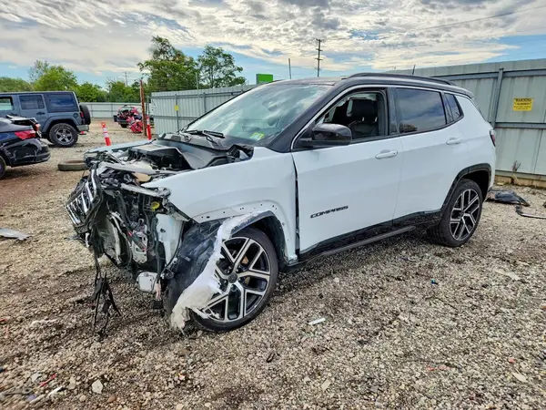 3C4NJDCN0ST615025 — 2025 Jeep Compass, Передняя часть (Front End), фото до ремонта