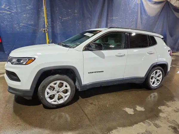 3C4NJDBN4ST523353 — 2025 Jeep Compass, Задняя часть (Rear End), фото до ремонта