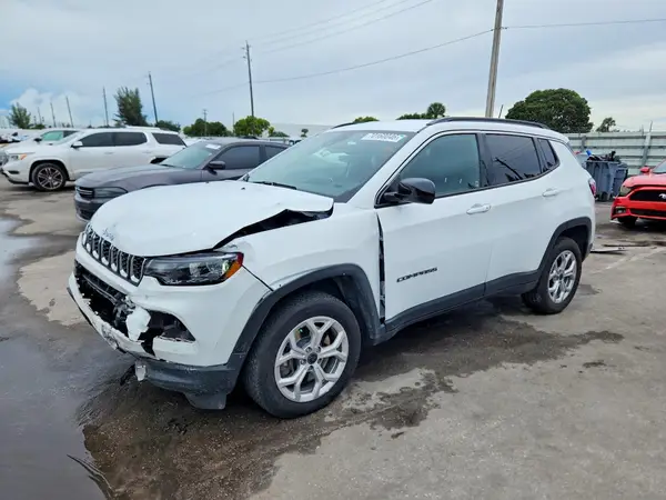 3C4NJDBN1ST586328 — 2025 Jeep Compass, Передняя часть (Front End), фото до ремонта