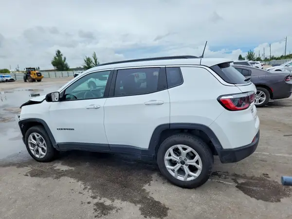 3C4NJDBN1ST586328 — 2025 Jeep Compass, фото 2 с аукциона Copart, Передняя часть