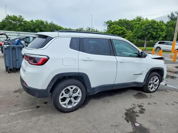 3C4NJDBN1ST586328 — 2025 Jeep Compass, фото 3 с аукциона Copart, Передняя часть